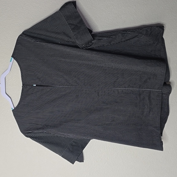 Eloquii stripped white and black blouse with bow detail at sleeve size 18. - Picture 6 of 8